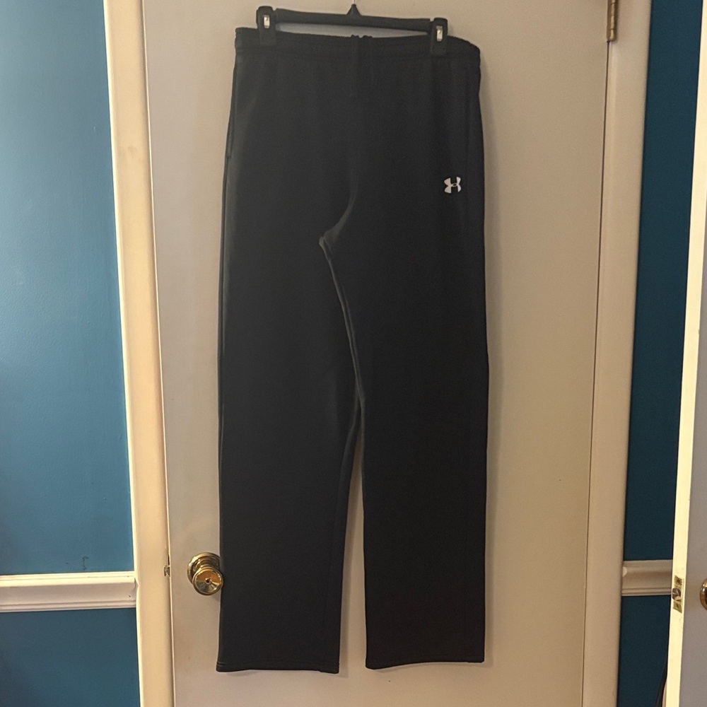 Under Armour boys XL Black Joggers